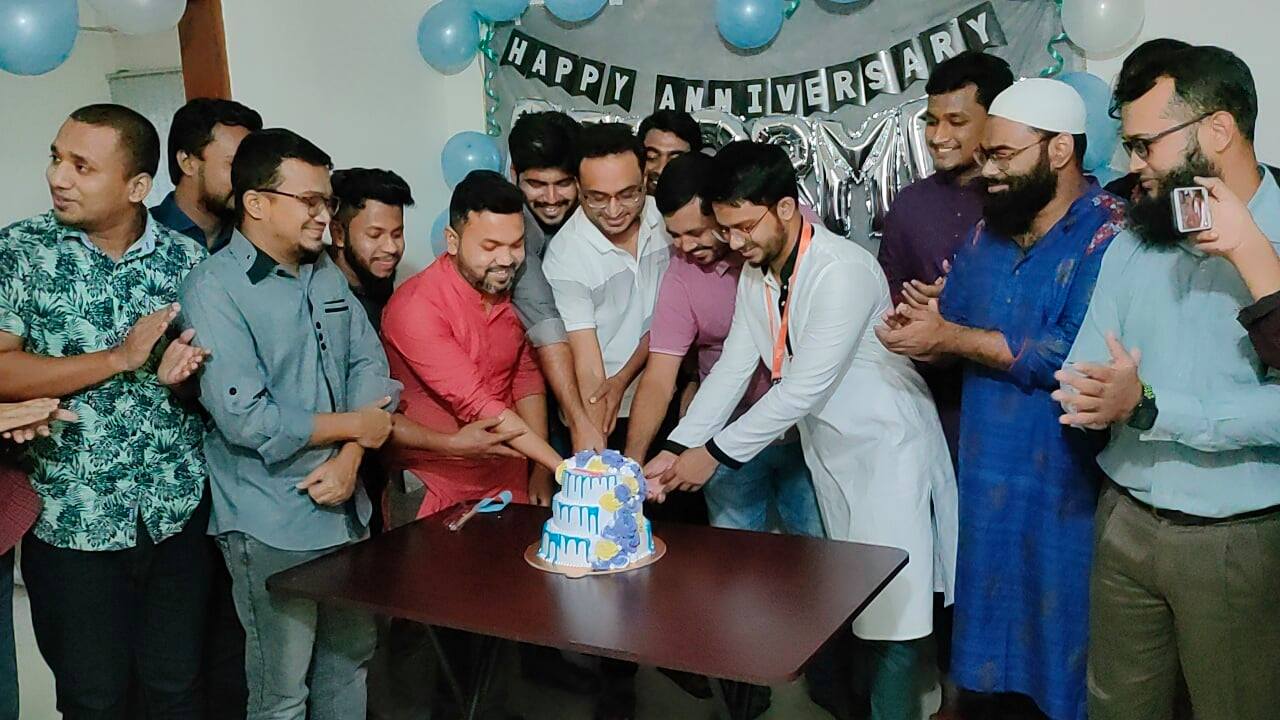 Anniversery cake cutting ceremony of reformedtech